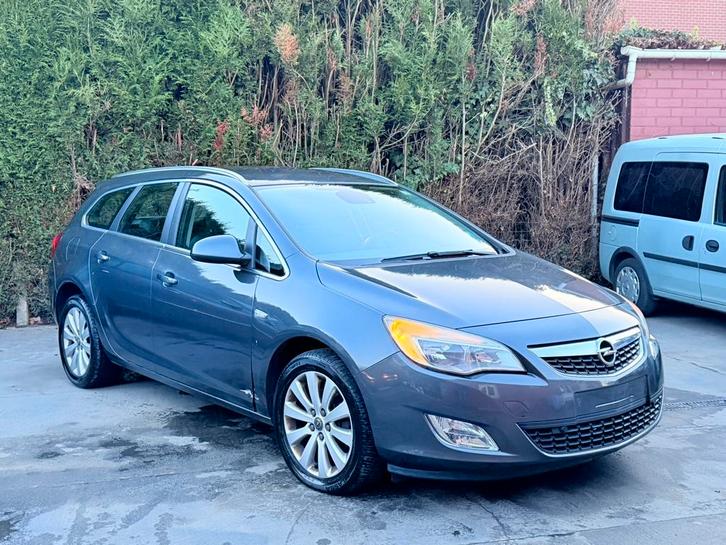 Opel astra 2012 1.7 diesel euro5 2700€ gekeurd voor verkoop, Auto's, Opel, Bedrijf, Te koop, Astra, Diesel, Euro 5, Ophalen