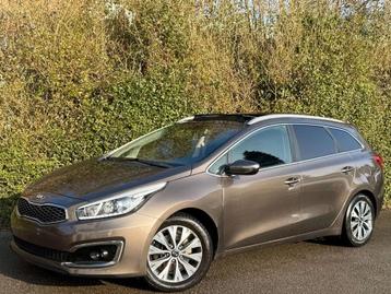 Kia Ceed Sportswagon SW / cee'd SW 1.6 CRDi+NAVI+CAMERA+TOIT, Auto's, Stof, Gebruikt, Euro 6, 4 cilinders