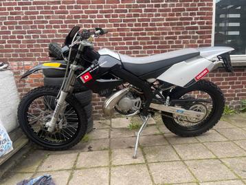 GEZOCHT: Project derbi/ aprillia/ beta  opknapper schade, Enlèvement ou Envoi, Cadre