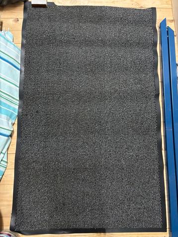 4 paillassons 150/90cm noirs  beschikbaar voor biedingen