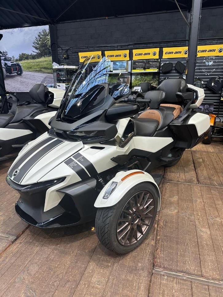 CAN-AM SPYDER RT SEA-TO-SKY 2024 - 1600 km, Motoren, Quads en Trikes, 2 cilinders, Ophalen