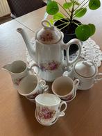 Koffieservies beschilderd met bloemen, Ophalen