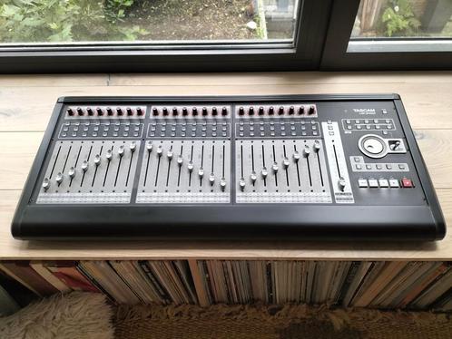 Tascam US-2400 DAW controller, Muziek en Instrumenten, Mengpanelen, Gebruikt, Ophalen