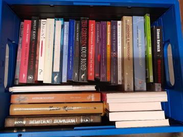 Lot boeken, romans, waargebeurd, educatief,... beschikbaar voor biedingen