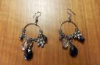 -6- 2 boucles d'oreilles noires, Bijoux, Sacs & Beauté, Boucles d'oreilles, Comme neuf, Noir, Pendantes, Enlèvement ou Envoi