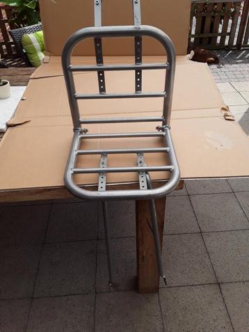 Fietsvoordrager beschikbaar voor biedingen
