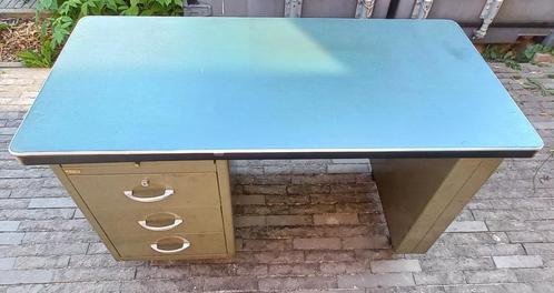 Oud metalen bureau uit de jaren 60 van het merk Barro 120x60, Huis en Inrichting, Bureaus, Bureau, Ophalen