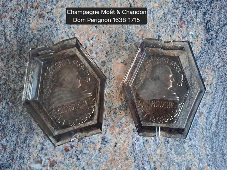 vintage asbakken Moet & Chandon, Antiek en Kunst, Antiek | Glaswerk en Kristal, Ophalen of Verzenden