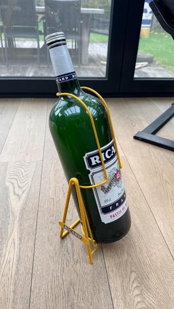 Zeldzame Ricard verdeler met fles beschikbaar voor biedingen