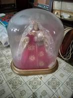 madonna onder stolp, Ophalen
