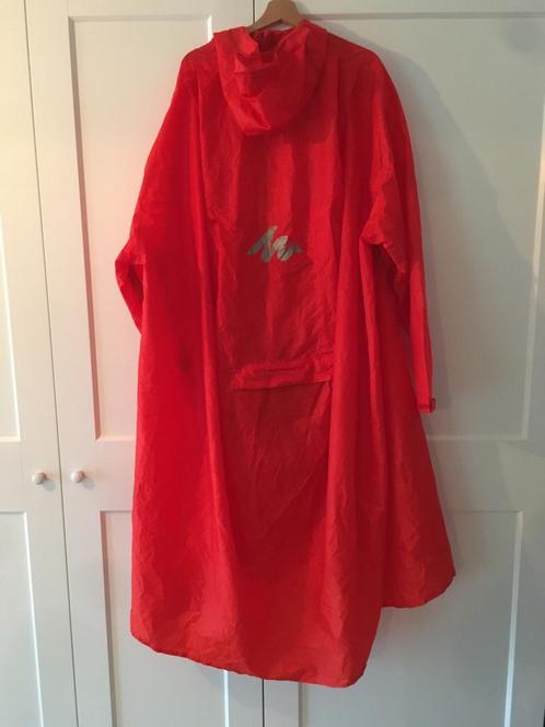 Poncho de pluie de randonnée Neuf MT900 L/XL 75L Rouge, Caravanes & Camping, Vêtements de pluie, Neuf, Poncho de pluie, Dames