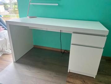 MALM bureau beschikbaar voor biedingen