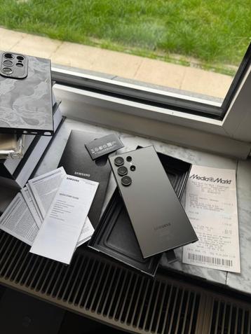 Samsung S24 ULTRA 512GB Gloednieuw met factuur en garantie beschikbaar voor biedingen
