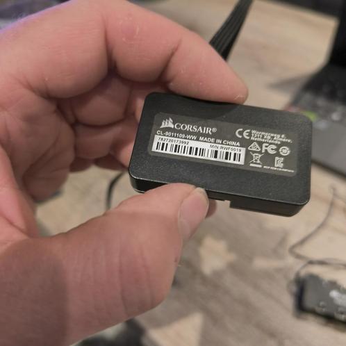 Te koop: Corsair interne USB 2.0 hub – 4-poorts, Computers en Software, Dockingstations, Zo goed als nieuw, USB-hub, Ophalen of Verzenden