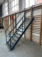 Gegalvaniseerde stalen trap, Ophalen