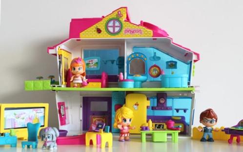 Pinypon villa met bijhorende popjes, Kinderen en Baby's, Speelgoed | Poppen, Zo goed als nieuw, Overige typen, Ophalen of Verzenden