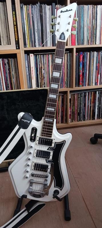 Eastwood Guitars Airline 59 3P DLX wit beschikbaar voor biedingen