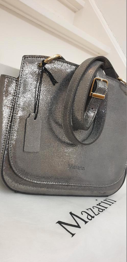 NIEUW artikel : Mazarin tas in zijn buidel, Handtassen en Accessoires, Tassen | Damestassen, Nieuw, Handtas, Grijs, Ophalen of Verzenden