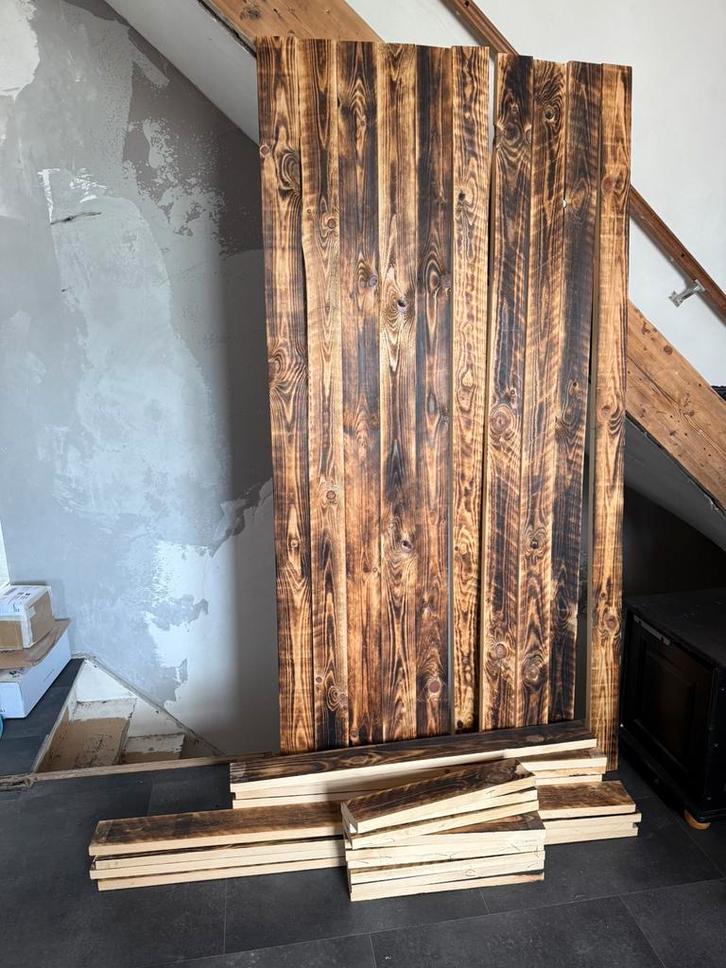 Planches bois brûlées et vernies, Doe-het-zelf en Bouw, Hout en Planken, Zo goed als nieuw, Ophalen