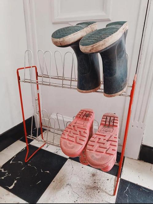 vintage oranje-wit metalen schoenenrek Tomado, Huis en Inrichting, Kasten | Schoenenkasten, Gebruikt, Ophalen of Verzenden