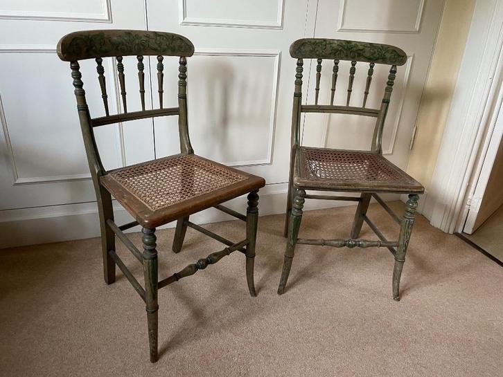 Deux chaises anglaises peintes, Antiek en Kunst, Antiek | Meubels | Stoelen en Sofa's, Ophalen