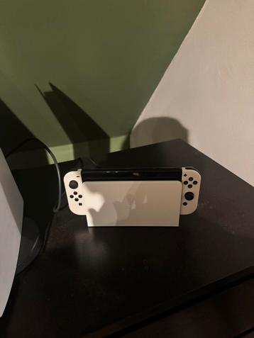Nintendo switch oled wit beschikbaar voor biedingen