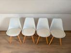 4 trendy stoelen met vast kussen en houten poten, Huis en Inrichting, Wit, Zo goed als nieuw, Hout, Ophalen