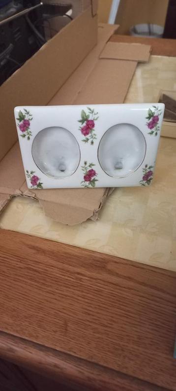 porseleinen frame voor 2 foto's beschikbaar voor biedingen