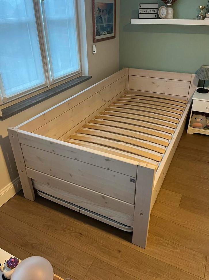 Eenpersoonsbed Lifetime, Huis en Inrichting, Slaapkamer | Bedden, Zo goed als nieuw, Eenpersoons, 90 cm, 200 cm, Hout, Ophalen