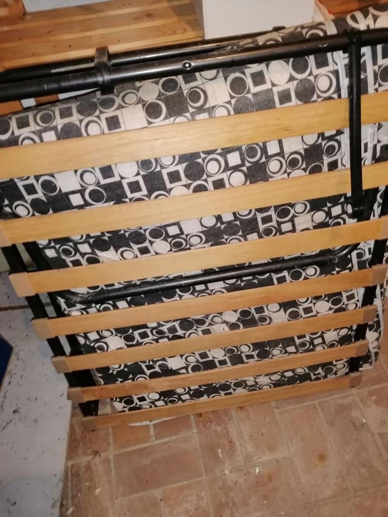 Plooibaar bed, Ophalen, Overige materialen, 70 cm of minder, Zo goed als nieuw