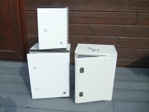 Coffrets  electriques synthétique neuf non percés, Doe-het-zelf en Bouw, Elektriciteit en Kabels, Nieuw, Ophalen