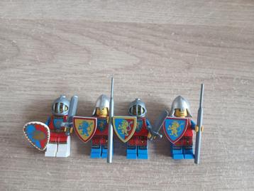 Minifigure pack lion knights (19x) beschikbaar voor biedingen