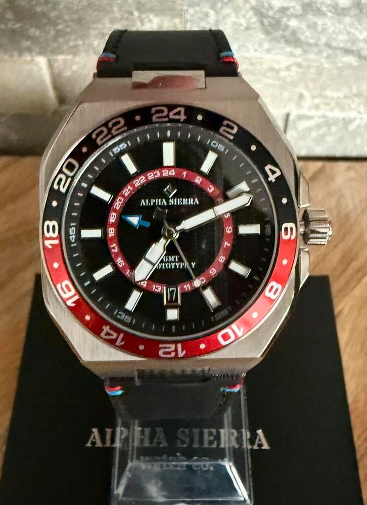 ALPHA SIERRA PROTOTYPE Y SPORT CHRONO TWV599€! 💯%NIEUW, Handtassen en Accessoires, Sporthorloges, Nieuw, Ophalen of Verzenden