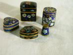 Vier donkerblauwe emaillen doosjes en vingerhoed, Antiek en Kunst, Ophalen of Verzenden