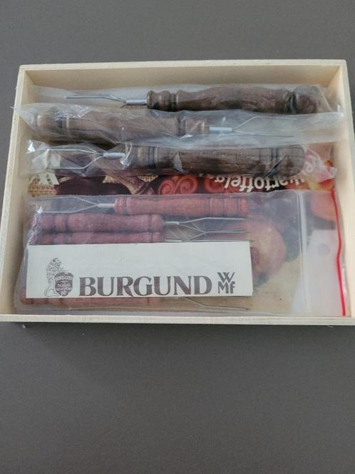 Pellkartoffelgabel Burgund - spies  pellepatat (schilpatat), Huis en Inrichting, Keuken | Bestek, Zo goed als nieuw, Bestekset