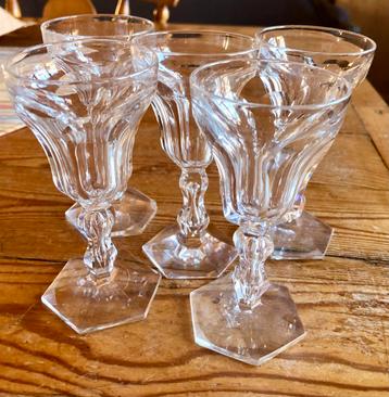 5 verres en cristal, transparents