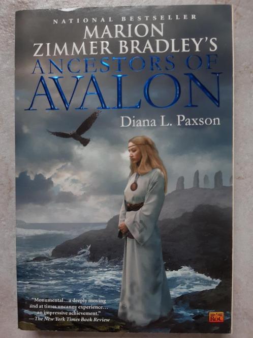 Marion Zimmer Bradley's Ancestors of Avalon Paperback – 7, Boeken, Fantasy, Gelezen, Ophalen of Verzenden