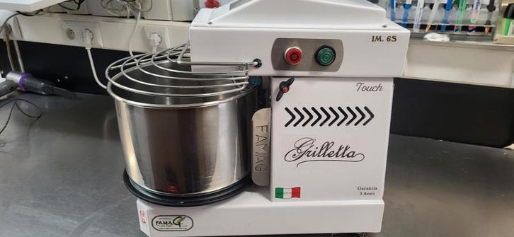 Kleine spiraalmixer van FA.M.A.G., Zakelijke goederen, Horeca | Keukenapparatuur, Ophalen