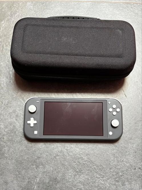 Nintendo Switch Lite Donkergrijs, Games en Spelcomputers, Spelcomputers | Nintendo Switch Lite, Zo goed als nieuw, Grijs, Met beschermhoes of tas