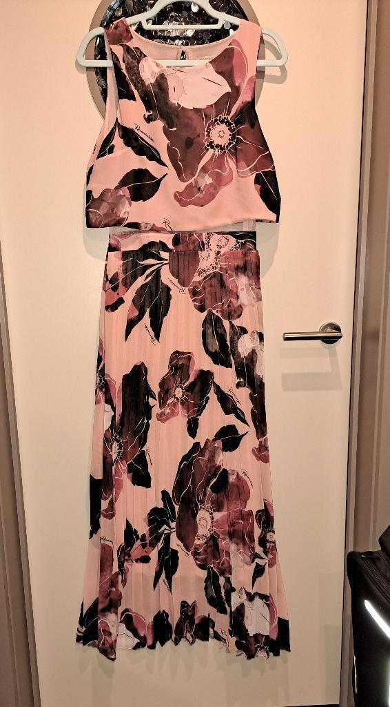 Rinascimento, maxi jurk, M, Kleding | Dames, Jurken, Zo goed als nieuw, Maat 38/40 (M), Roze, Onder de knie, Ophalen of Verzenden