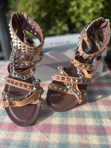 Zeer mooi speciale lederen sandalen maat 37 merk: CTWLK beschikbaar voor biedingen