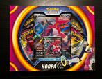 Pokémon TCG: Sword & Shield Hoopa V Box, Hobby en Vrije tijd, Verzamelkaartspellen | Pokémon, Ophalen of Verzenden, Nieuw, Booster
