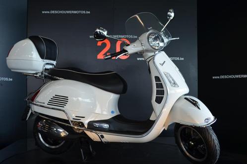 Piaggio Vespa 300 GTS met valbescherming & topkoffer, Motoren, Motoren | Piaggio, Bedrijf, Scooter, 12 t/m 35 kW, 1 cilinder, Ophalen