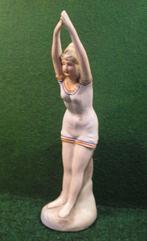 JOLIE BAIGNEUSE 1900 EN BISCUIT, Enlèvement ou Envoi