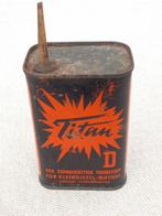 Vintage olieblik TITAN smeerolie klein diesel, Verzamelen, Merken en Reclamevoorwerpen, Ophalen of Verzenden, Zo goed als nieuw