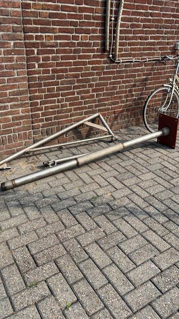 Inox kraan met evenaar beschikbaar voor biedingen