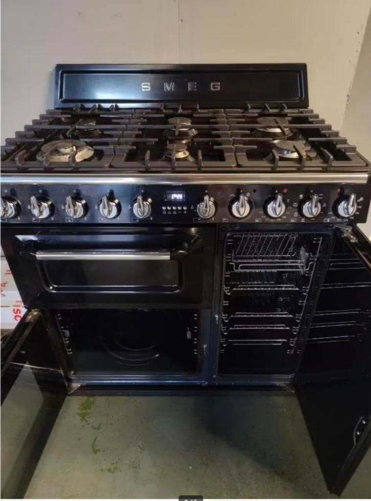 Smeg fornuis en afzuigkap Victoria reeks, Elektronische apparatuur, Fornuizen, Gebruikt, 5 kookzones of meer, 60 cm of meer, Ophalen