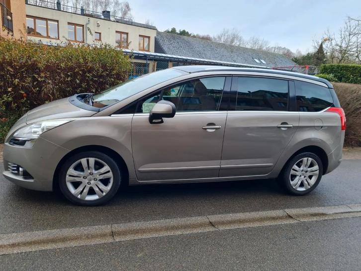 Peugeot 5008, Autos, Peugeot, Particulier, ABS, Airbags, Air conditionné, Ordinateur de bord, Verrouillage central, Air conditionné automatique