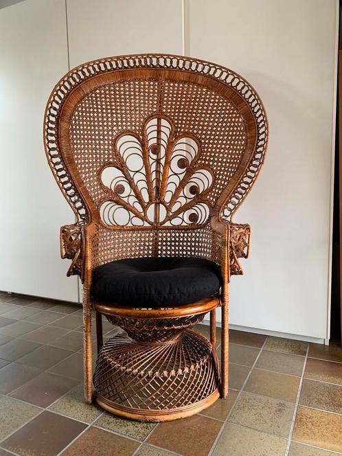 Emanuelle stoel, Huis en Inrichting, Stoelen, Zo goed als nieuw, Ophalen