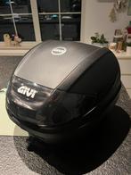 Topkoffer Givi met bevestigingsplaat en 2 sleutels, Motoren, Accessoires | Koffers en Tassen, Ophalen, Zo goed als nieuw